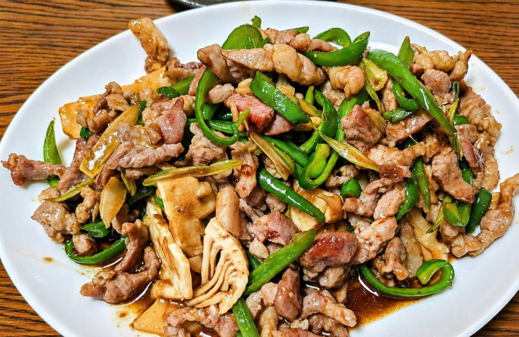 コストコ豚肩ロースで作った青椒肉絲の盛り付け