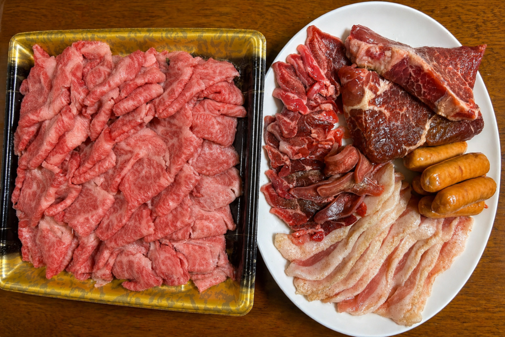 牛ロース切り落としと豚方ロース、豚タン、トントロ、アルトバイエルン焼肉用肉盛り合わせ