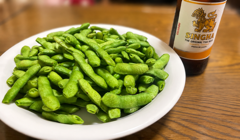 コストコの生枝豆とシンハービールで家飲み