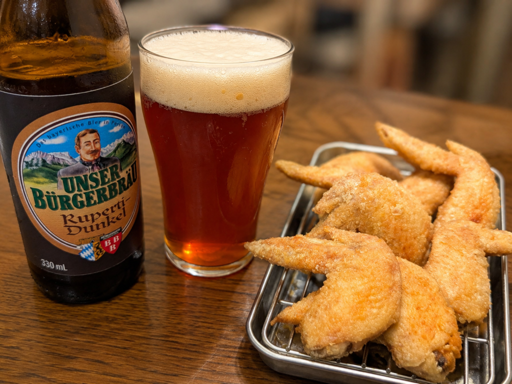 塩唐揚げにビール｜ルペルティ・ドゥンケルの画像
