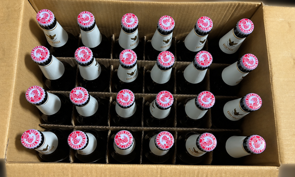 コストコのシンハービール24本入り箱を開封した状態
