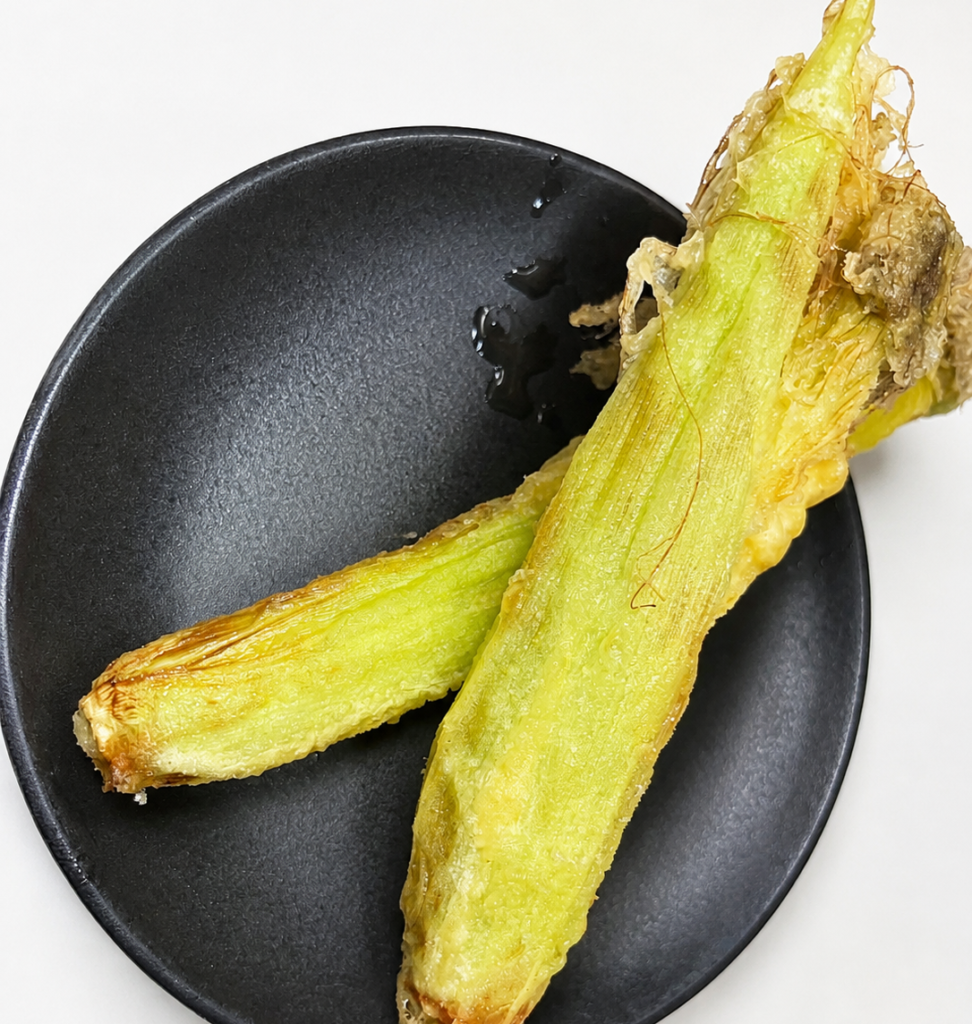 半割で揚げたヤングコーンの天ぷら比較