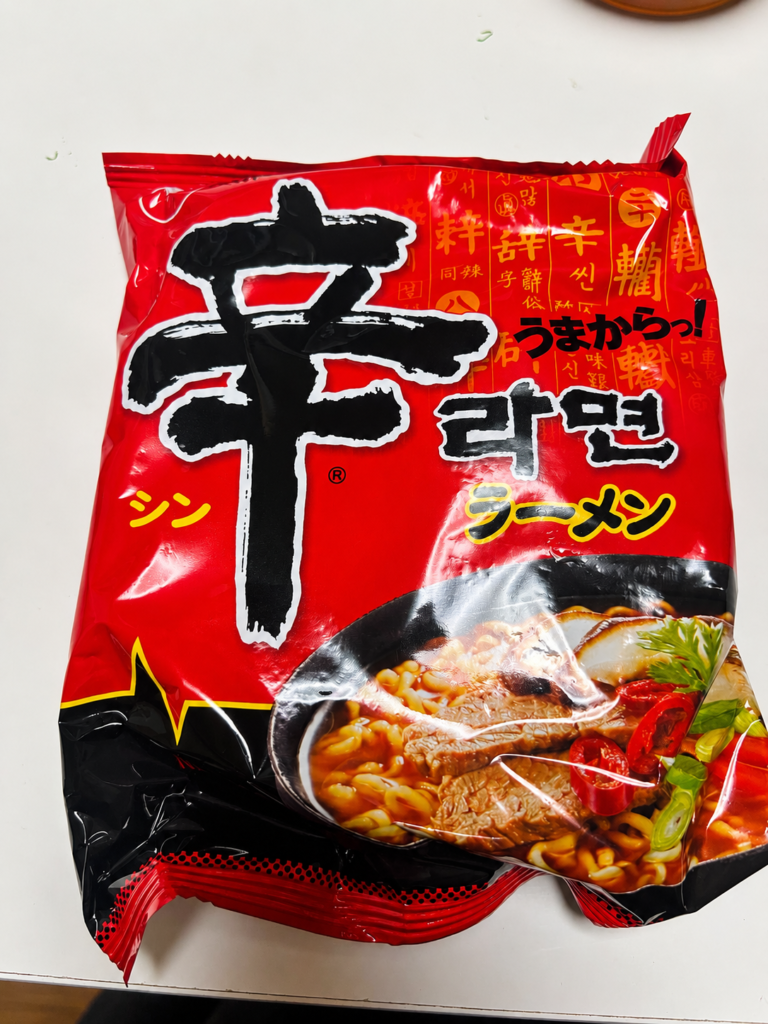 辛ラーメンを牛乳でアレンジする前のパッケージ