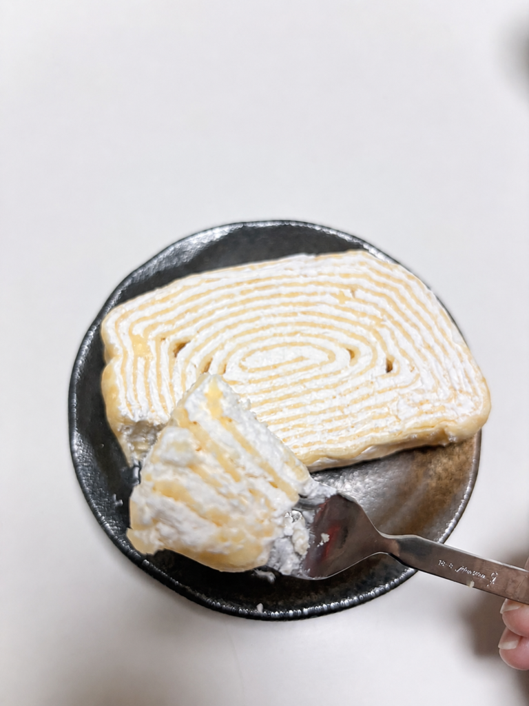 コストコで購入したミルクレープロール