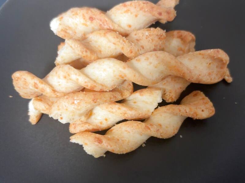 塩味の効いたユーハイムのテーゲベック チーズ