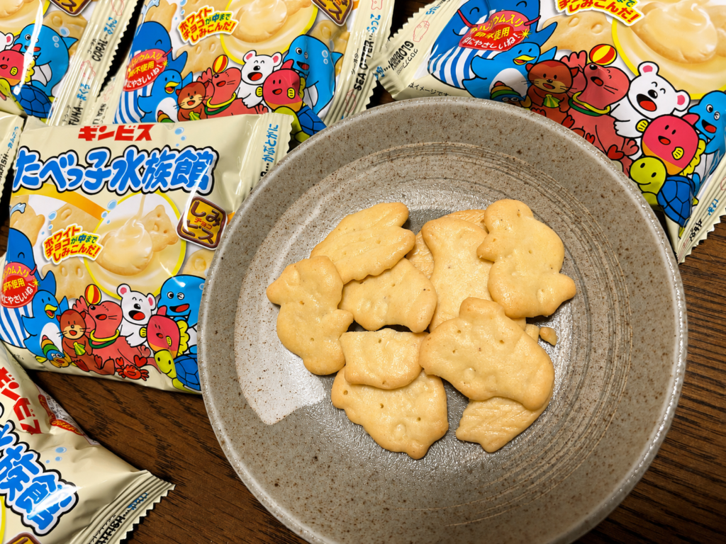 たべっ子水族館ホワイトチョコ味のビスケットと個包装