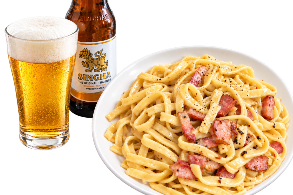 コストコのシンハービールとベーコンのカチョ・エ・ペペ風フェットチーネ