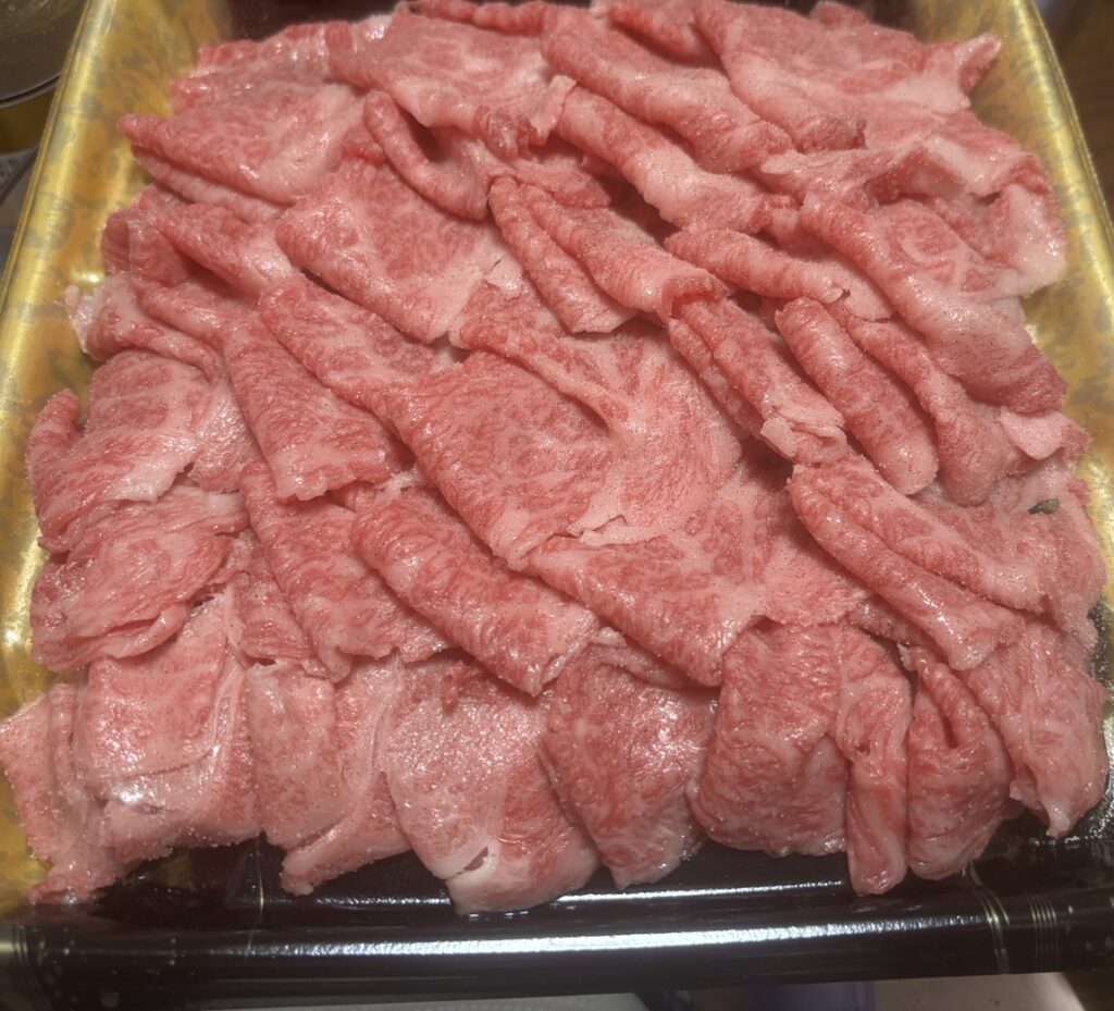 卵ワンバン飯に使う牛ロース切り落としの焼肉用肉