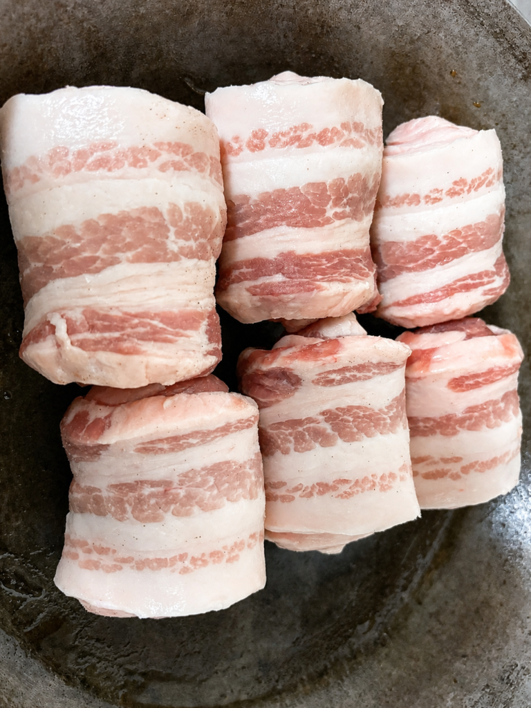 豚バラ：コストコのカナダ産豚バラ肉にフライパンで焼き色つける