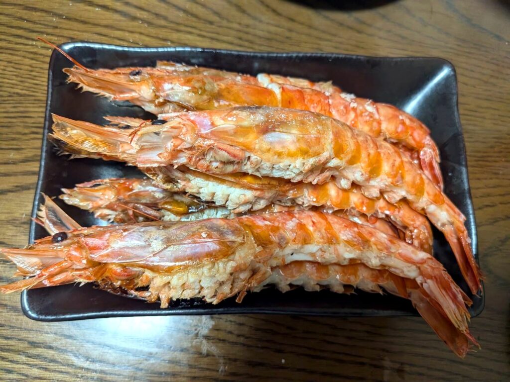香ばしく焼いたコストコ天然赤海老の塩焼き