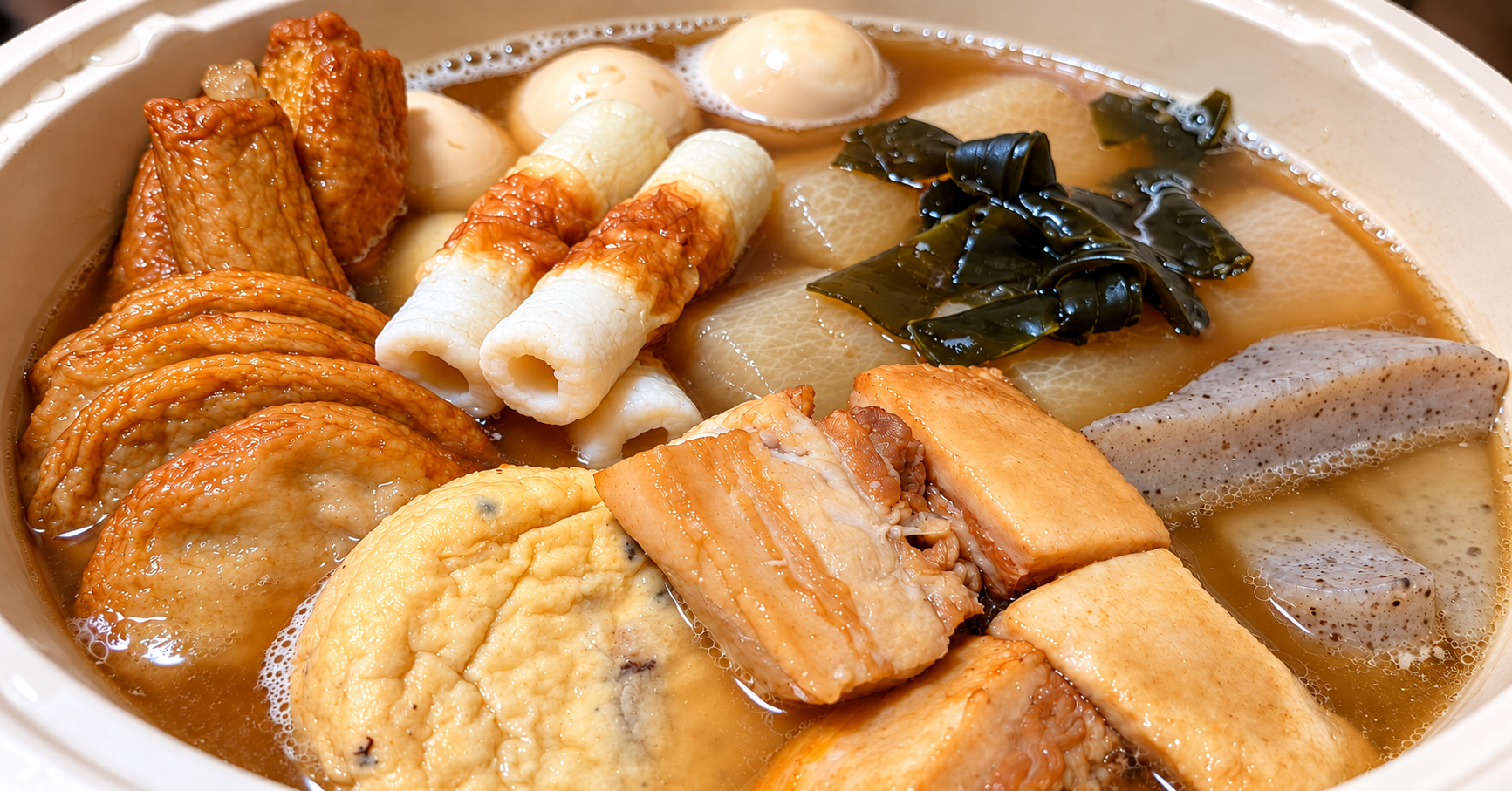 豚バラ大根と卵、こんにゃく、練り物を煮込んだおでん風煮物